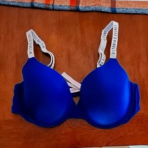 T-shirt lightly lined demi Victoria's Secret Bra 38C